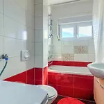 Apartments Zara דירה זאדאר