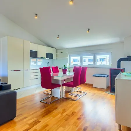 Apartments Zara Ζαντάρ