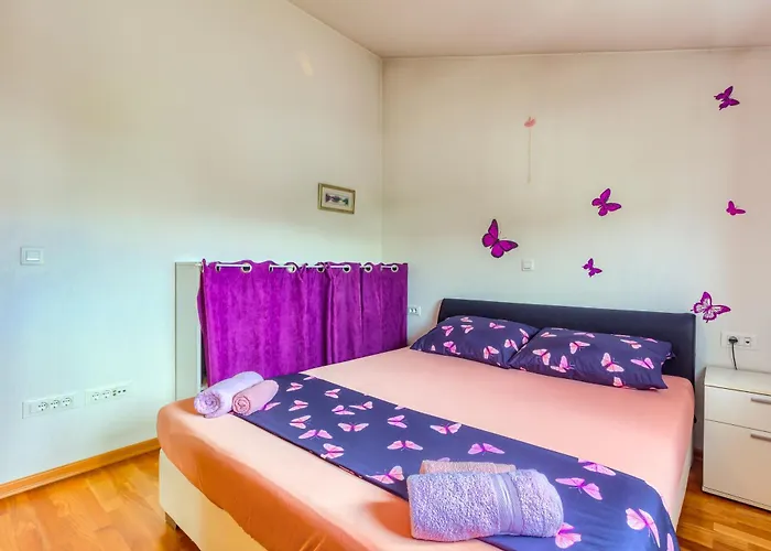 Apartments Zara Zara